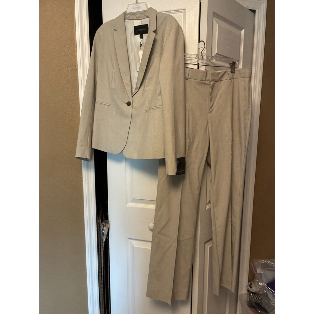 Banana Republic Factory Women’s Pant Suit Size 6 & 10 Tan Pinstripe NWT Logan